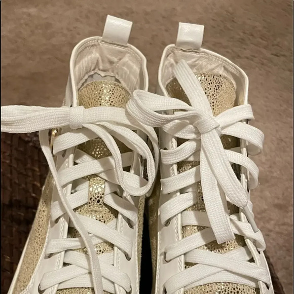 Catherine Malandrino Ankle Sneakers/Booties Lace up. Gold snakeskin. Y2K style. - Picture 6 of 13